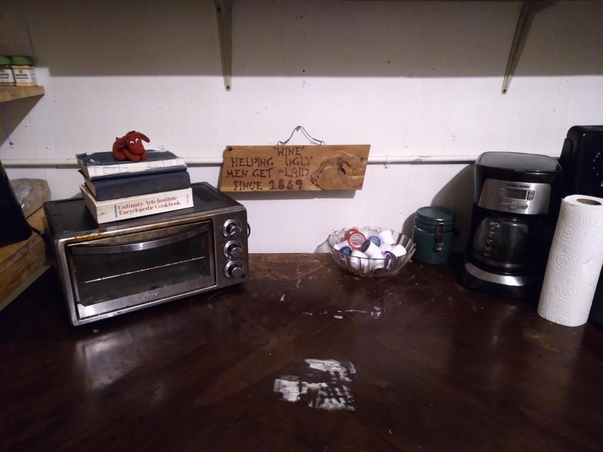Chicken Coop Hostel Cosby Екстериор снимка