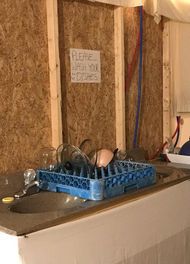 Chicken Coop Hostel Cosby Екстериор снимка